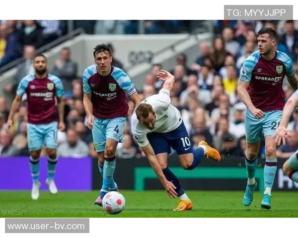 怀特全场表现起伏明显关键时刻贡献20分6板3助助球队争胜